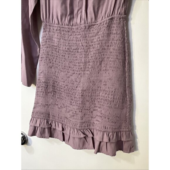 Le lis Collection Sz S  Mini Dress Mock Satin Purple Open Back Ruffle Hem - Picture 4 of 9